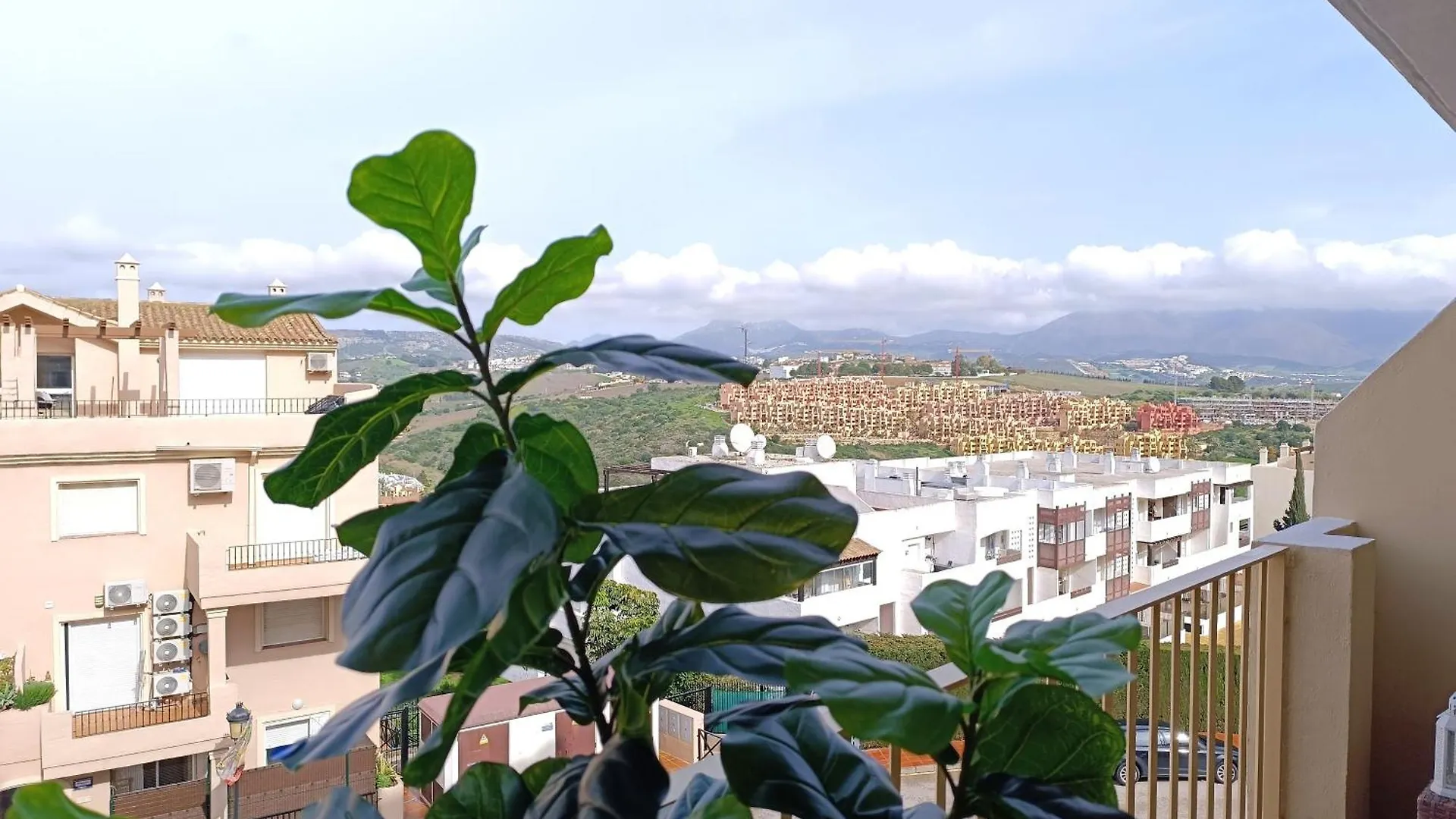 Apartamento Amplio, Comodo Y Familiar En Duquesa Hills Манилва Апартаменты