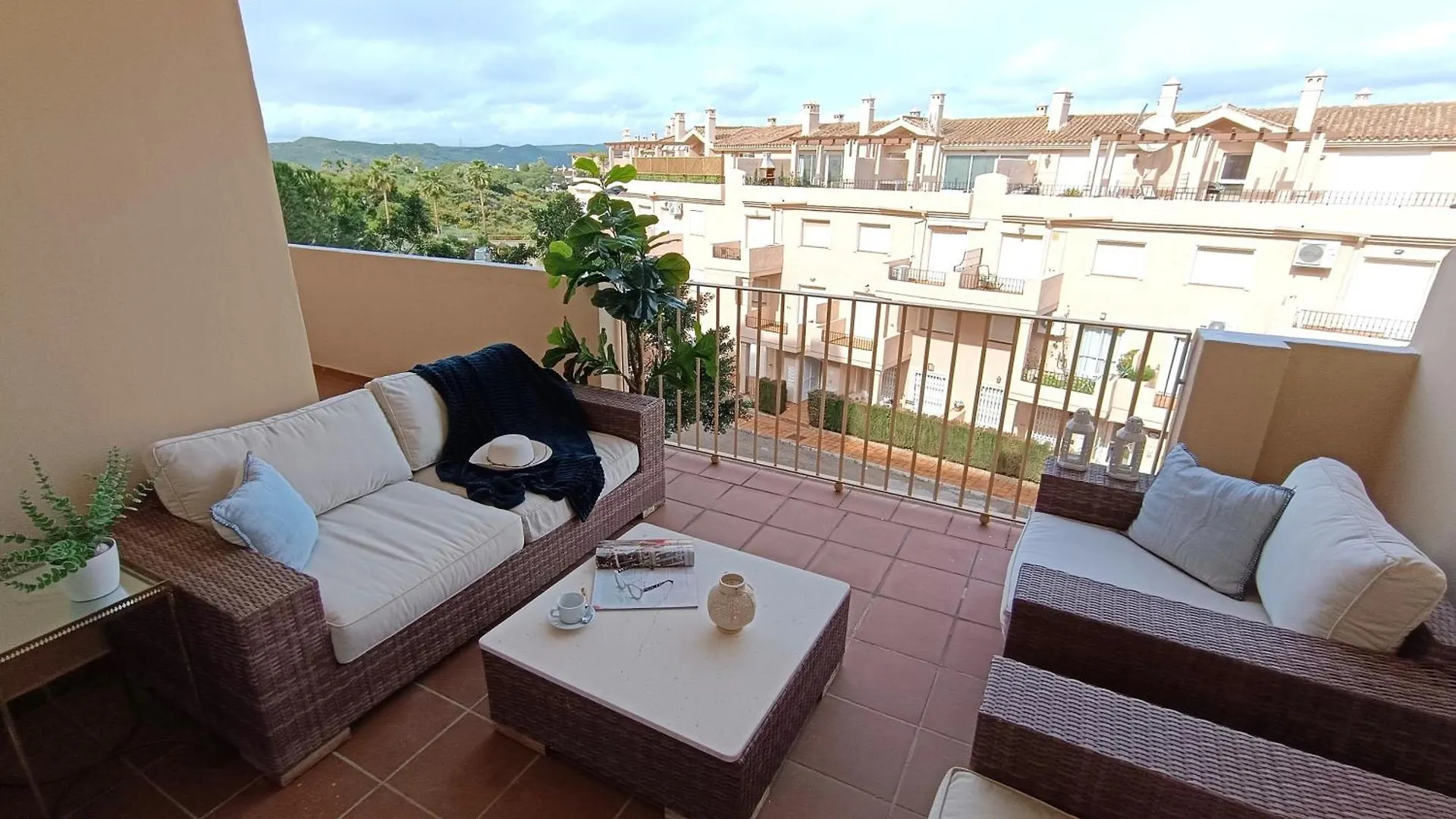 Apartamento Amplio, Comodo Y Familiar En Duquesa Hills Манилва