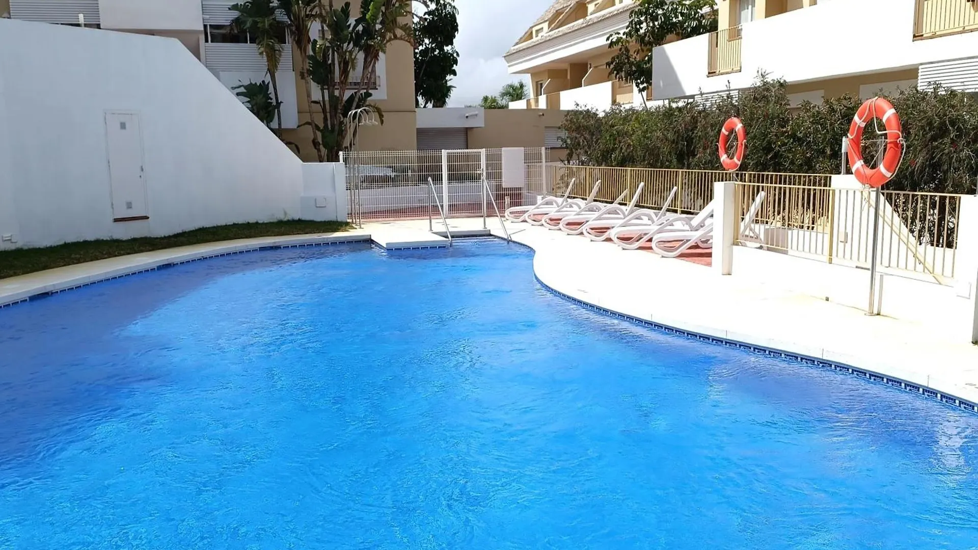 Apartamento Amplio, Comodo Y Familiar En Duquesa Hills Манилва 0*,  Испания