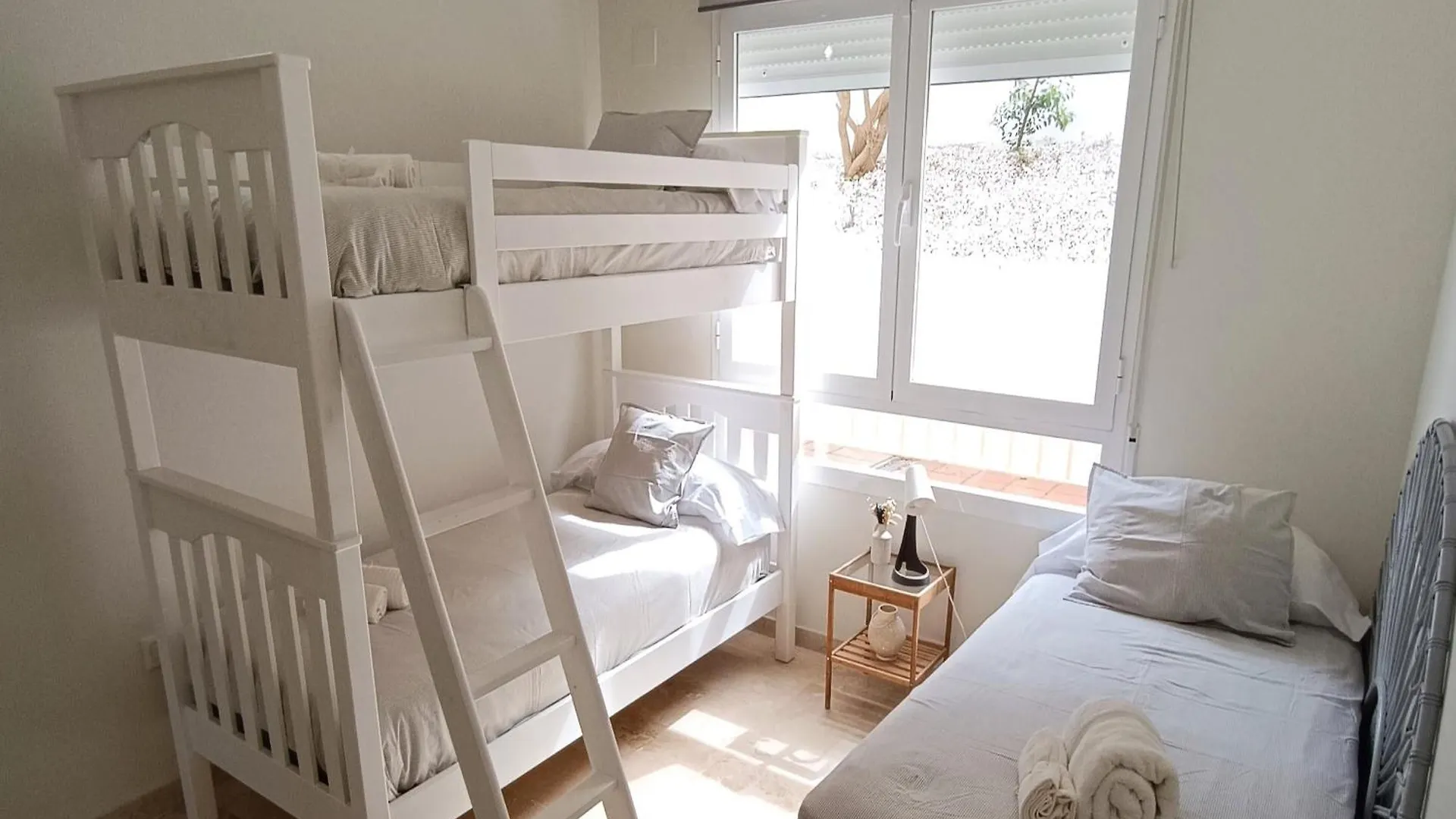 Apartamento Amplio, Comodo Y Familiar En Duquesa Hills Manilva Spain